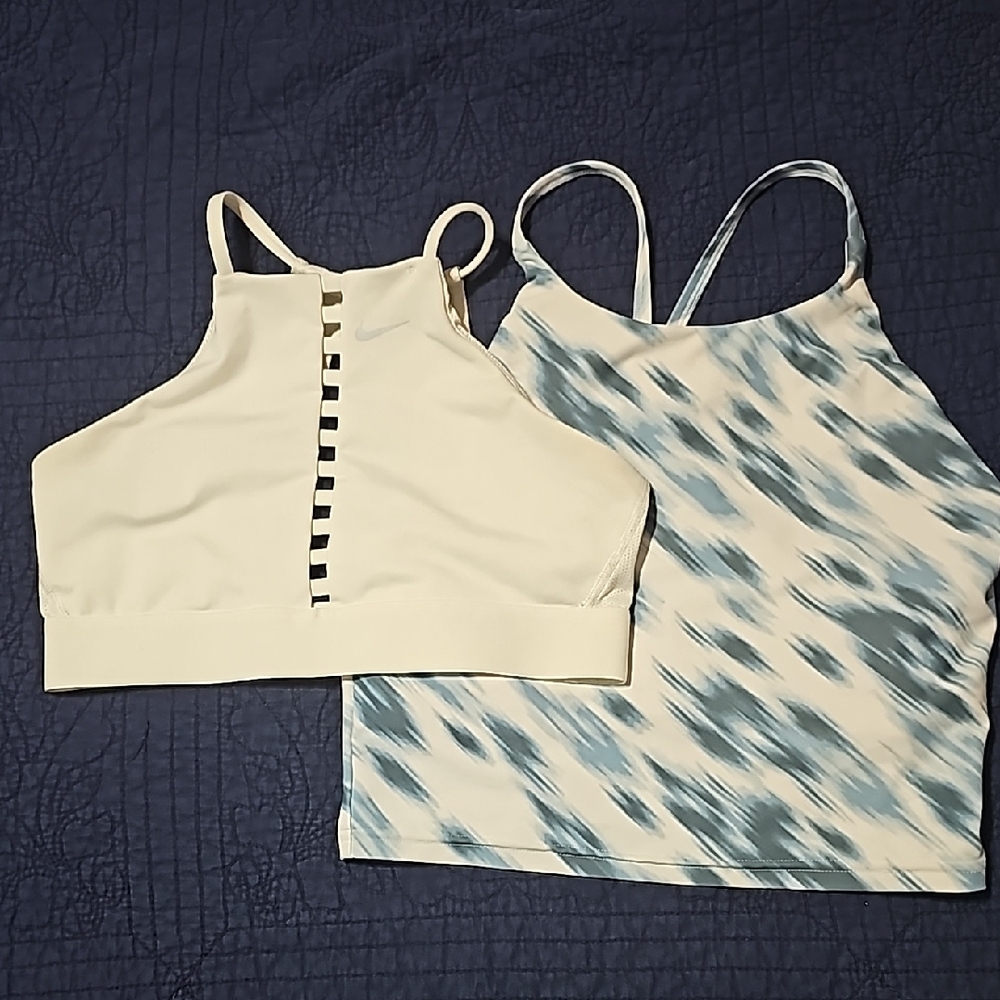 Nike M cream athletic top . M Old Navy blue/ white athletic top.